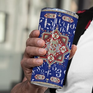Vaso con alfabeto armenio, taza de viaje con letras armenias modernas, taza con escritura armenia tradicional, regalo Haykakan para Papik Hayrik, regalo Hye Dad