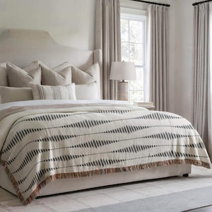 Woven Throw Blanket Black and White Waves: Modern Cotton Bedspread, Textured Fringed Edges | Durable, Cozy Dorm Decor, 3 Sizes