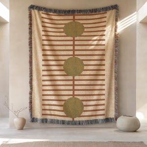 Gewebte Decke mit Roststreifen, minimalistische Baumwolldecke, moderne neutrale Wohnaccessoires, gemütliche Sofadecke, zeitgemäße Tagesdecke – individuell anpassbar