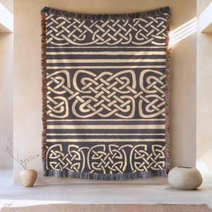 Cotton Blanket Woven with Irish Eternity Knot Symbol, Celtic Throw Blanket, Cozy Home Decor, Bedspread, Irish Heritage Gift for St. Patrick