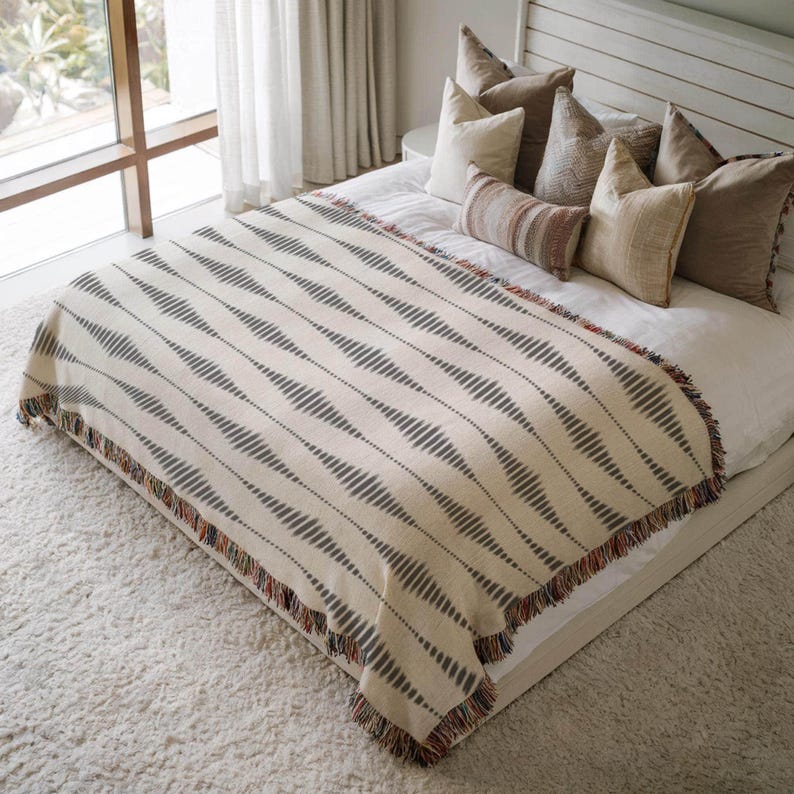 Woven Throw Blanket Black and White Waves: Modern Cotton Bedspread, Textured Fringed Edges | Durable, Cozy Dorm Decor, 3 Sizes