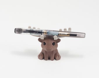 Moose Pen Holder - 3D Printed Horizontal Storage Stand for Fountain Pens Pencils Brushes Tools
