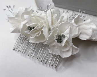 White Flower wedding hair piece, Bridal hair vine, Wedding hair accessories, Silver wedding hair piece, Boho piece, Wedding hair comb