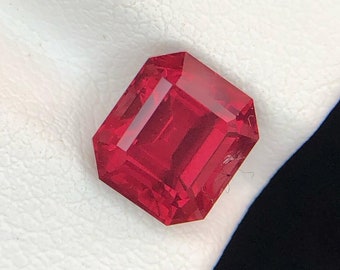 Pinkish Red Garnet Stone: 2.45 ct Fancy Cut Gemstone from Tanzania