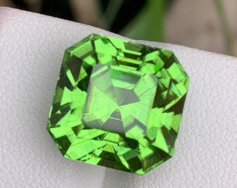 Natural Peridot Gemstone | 16.80 Ct Eye Clean Pakistan Loose Green Stone