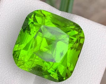 Natural Peridot Gemstone 25.74ct | Pakistan VVSI Loose Statement Stone (Untreated)
