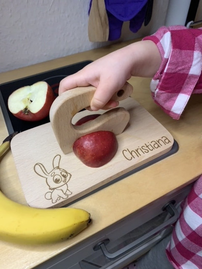 ensemble personnalisé de couteaux et de planches à découper en bois, cadeau pour enfant, jouet Montessori, cadeau pour tout-petits, ustensiles pour enfants image 3