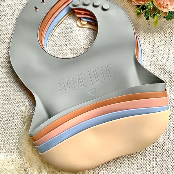 Personalised Baby Bib, Engraved name bib,  New mom gift, Geschenkeidee, Newborn gift, Easy to clean silicone bib