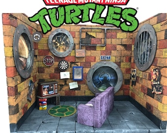 Un diorama de sala de estar de guarida de alcantarillado a escala 1:12, perfecto para las Tortugas Ninja mutantes adolescentes Neca (TMNT) (Figs. no incluidas)