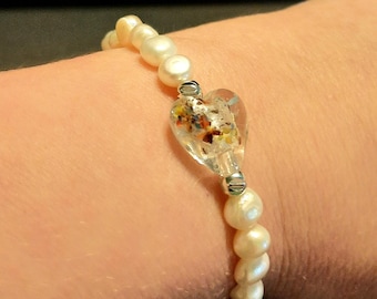 Natural pearl bracelet made of freshwater pearls with heart