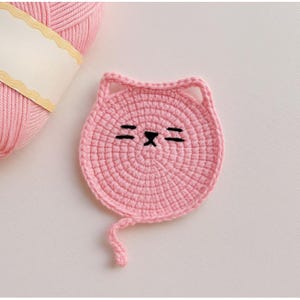 かぎ針編みの猫コースターのパターン、DIYカップコースターのデコレーション、かわいい猫コースターの編みぐるみかぎ針編み、キュートで楽しいDIY猫好き、かぎ針編みコースターのパターン