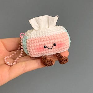 Taschentücher Box Schlüsselanhänger häkeln, niedlich einfach DIY Schlüsselanhänger häkeln, Mini Taschenanhänger Amigurumi Englisch PDF, Anfänger Ornament Spielzeug Muster