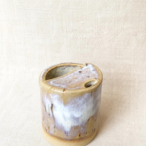 Crema Maculata | Tazza da viaggio in gres realizzata a mano - 150 ml
