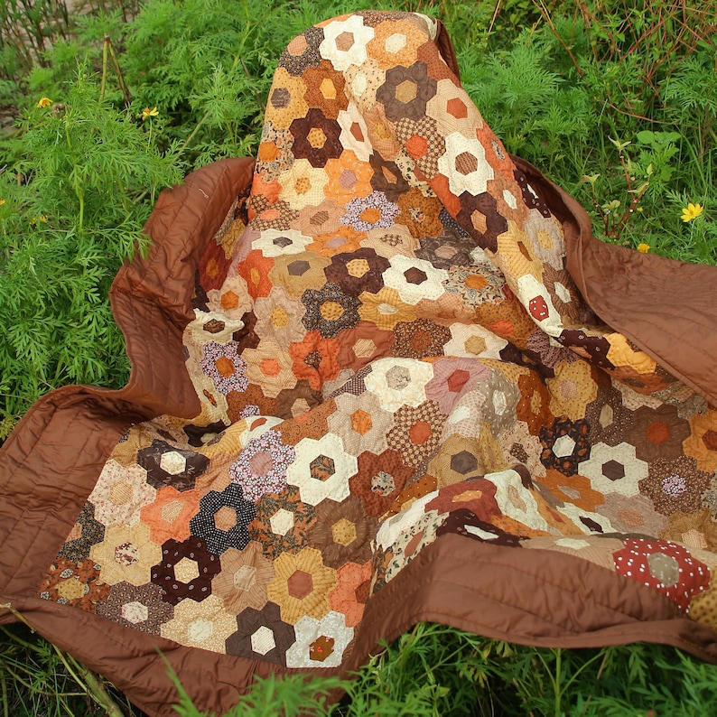 Hand-quilted Hexagon Patchwork Quilt: Bordeaux Flower Garden Design - Etsy