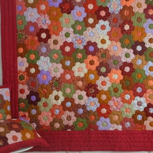 Hexagon quilt , Amish hand quilted Bordeaux patchwork, Grandmother&#39;s flower Garden quilt