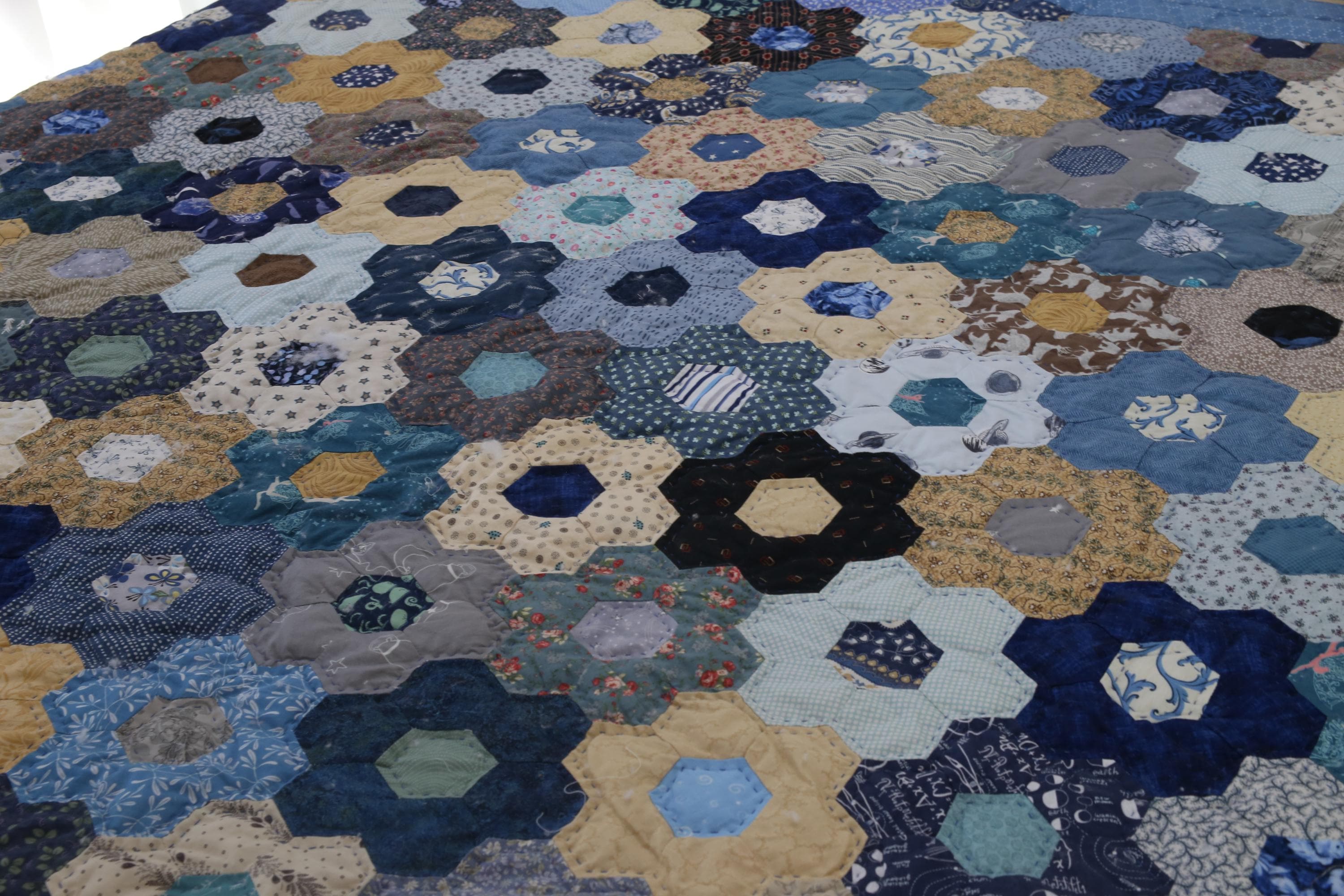 Hand-quilted Hexagon Patchwork Quilt: Bordeaux Amish Style, Custom Made ...
