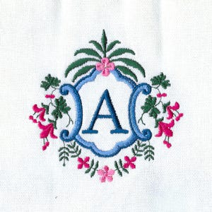 Couronne de cadre floral pour monogramme 3 tailles de motifs de broderie machine téléchargement immédiat