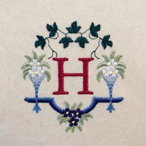 Ivy swag cartouche urns monogram A-M, N-Z & frame only, 3 sizes, machine embroidery designs