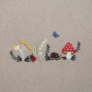 Pilz, Marienkäfer, Schmetterling und Schnecke in 3 Größen, Maschinenstickerei