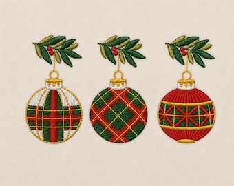 Ensemble de 3 boules de Noël à motifs tartan, 4 tailles différentes, avec motifs brodés à la machine.