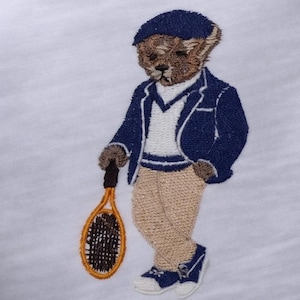 Miś Après-Tennis Bear, 3 rozmiary, wzory do haftu maszynowego
