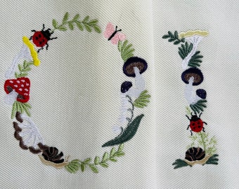 Police de caractère champignon, coccinelle, papillon et escargot, téléchargement immédiat de motifs de broderie machine