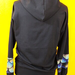 Ausgefallener Jersey Hoody schwarz blaues Muster Gr. M Bild 5