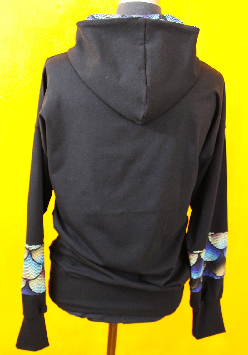 Ausgefallener Jersey Hoody schwarz blaues Muster Gr. M Bild 5