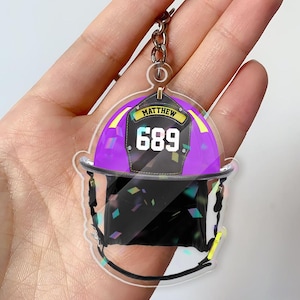Portachiavi con casco da pompiere, nome e numero personalizzati, regalo personalizzato per pompiere, accessori per vigili del fuoco, portachiavi da eroe del salvataggio
