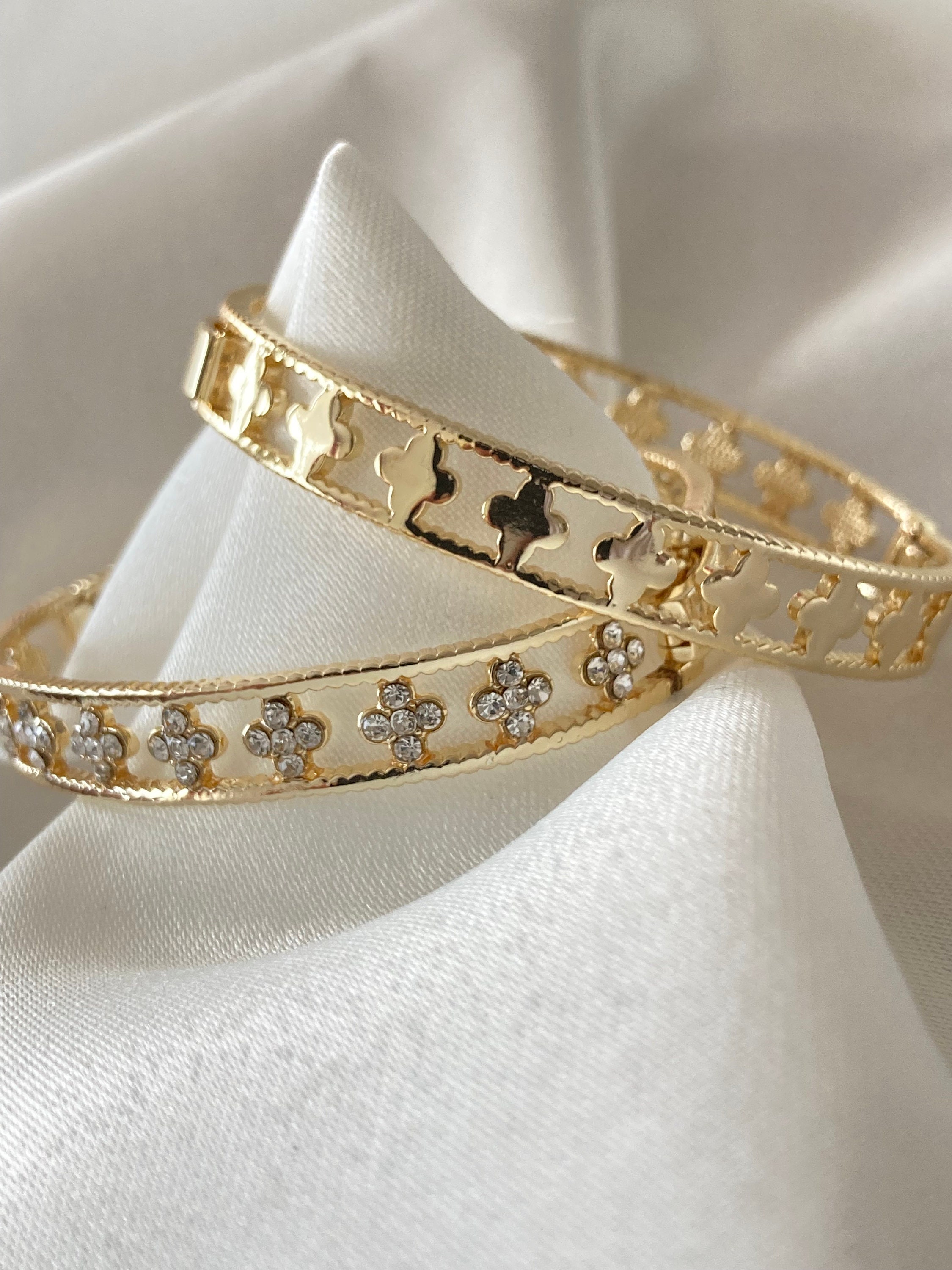 Louis Vuitton Clear Resin Gold Tone Monogram Inclusion Bangle Bracelet  Louis Vuitton