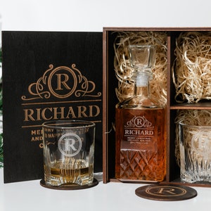 Presented in an engraved wooden gift box, this decanter and glasses set exudes sophistication and craftsmanship. Each piece is a work of art, personalized to add a unique touch.