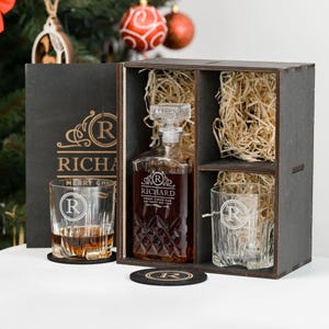 Gepersonaliseerde whiskyglazenset - Premium gegraveerde whiskykarafset - Houten geschenkdoos met karaf - Houten onderzetters - Bargerei