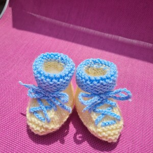 Knitted baby booties size 0-3 months,  baby gifts, baby shower, baby shoes