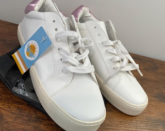 New BENEKER WHITE Woman's SNEAKERS, Walking Shoes, Size 7 Or 6 1/2