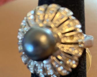18KGE GOLD Electroplated RING With Black PEARL.  Size 7