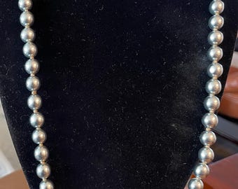 24" GRAY PEARLS NECKLACE,
