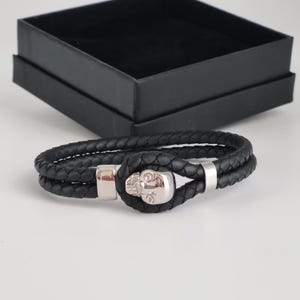 Men’s Skull Bracelet in Braided Rubber Cord – Stainless Steel Symbolic Jewelry for Him, Bold Gift Idea, Spiritual Accessory, Made in Italy