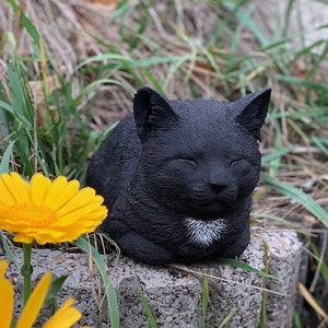 Sleeping cat figure Garden statue Cat grave kitty marker Cat memorial stone Backyard decor Pet loss gift Concrete cat Detailed pet memorial