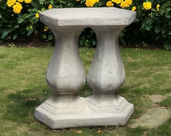 Concrete baluster leg statue Massive column figure Outdoor backyard sculpture