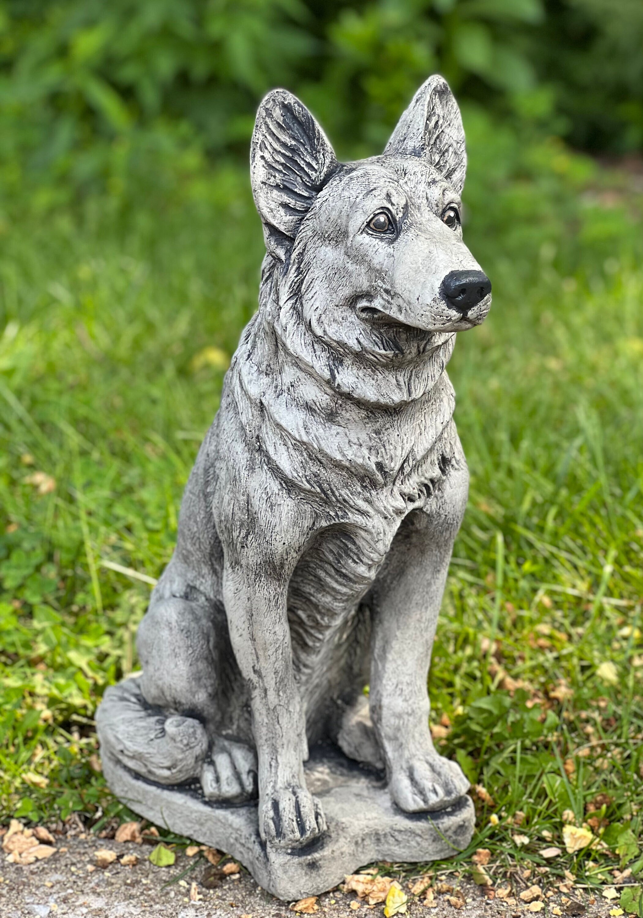  Large Sitting German Shepherd Statue Massive Guardian Dog  Figurine Concrete Sculpture for pet Lovers XXL on Pallet : Patio, Lawn &  Garden