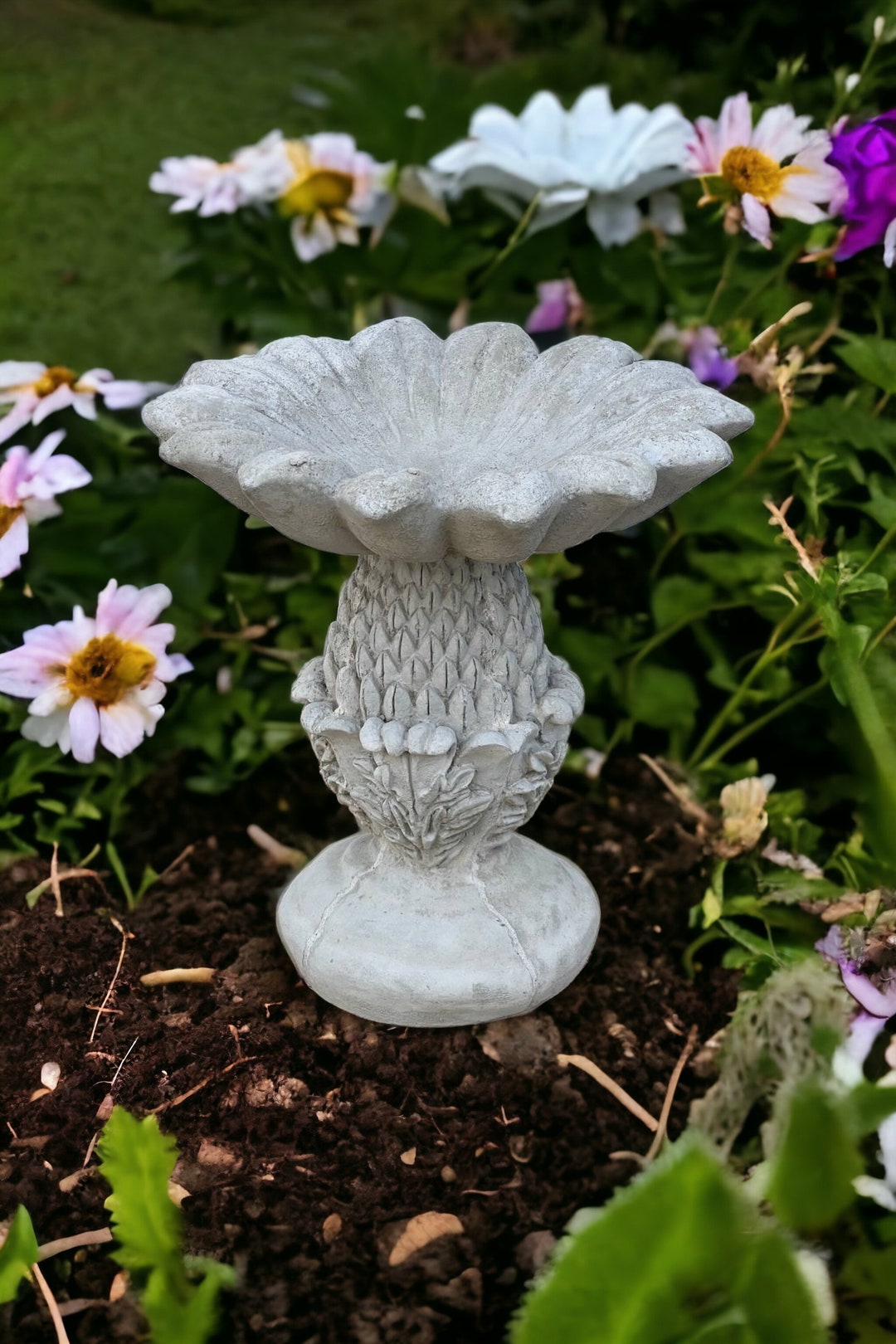 Concrete Pineapple Bird Bath Statue Detailed Birds Bath Figurine