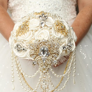 Gold Great Gatsby style brooch bouquet