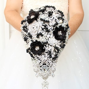 Black silver brooch bouquet