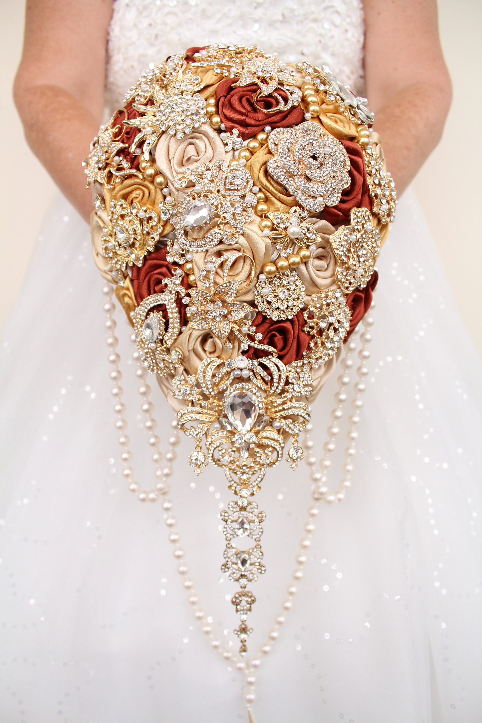 Lillian Rose Jeweled Gold Wedding Bouquet Holder
