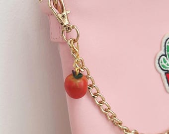 Ręcznie robiony brelok do torebki w kształcie małego czerwonego jabłka: Kawaii Fruit Accessory