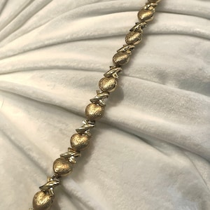 Hugs (Heart) and Kisses Gold Tone 7&quot; Bracelet