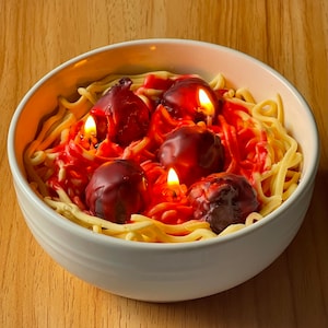 Vela de cera de soja com espaguete e almôndegas artesanais | Decoração para casa | Vela de comida italiana | Vela de espaguete | Vela de comida | Comida falsa | Espaguete | Decoração de comida