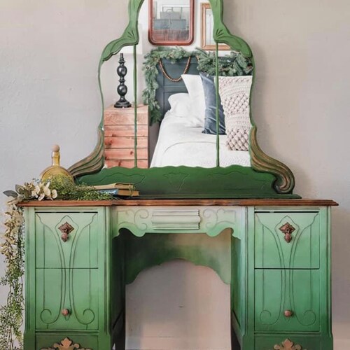 1930s/40s Vanity With Large Round Mirror Bakelite Scalloped Etsy