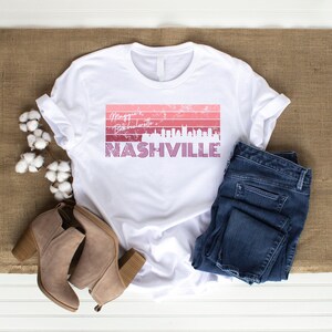 Nashville Bachelorette T-Shirt Retro Pink Design, Customizable Girls Weekend Getaway, Bridesmaid Party Favor