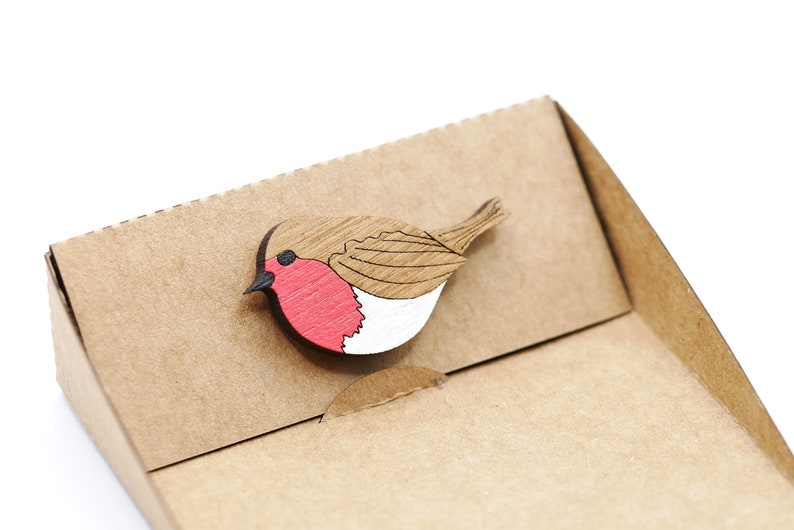 Robin brooch / Hand painted robin pin Small